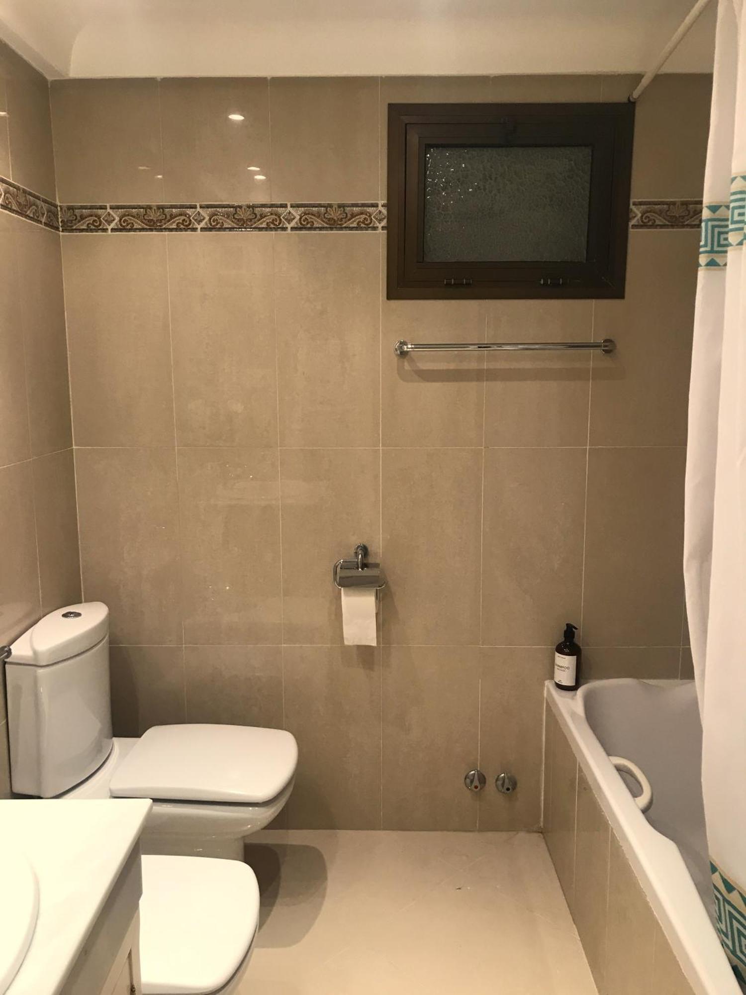 Habitacion Deluxe Con Bano Privado En Atalaya Apartagolf, Estepona Zewnętrze zdjęcie