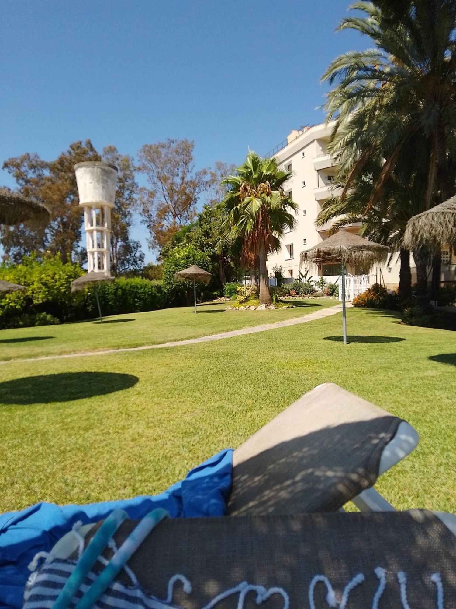 Habitacion Deluxe Con Bano Privado En Atalaya Apartagolf, Estepona Zewnętrze zdjęcie